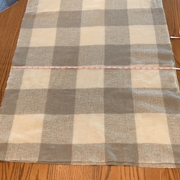 Old Navy neck Scarf large checks Grey and white poly buffalo print - Picture 9 of 11